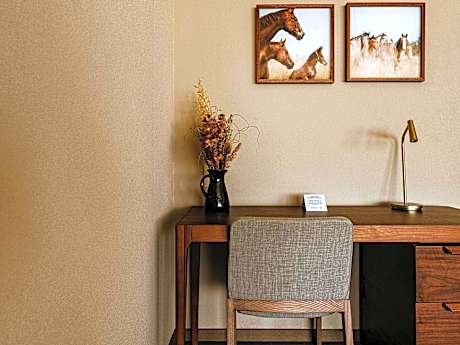 Executive Room with 1 king-size bed and sea view