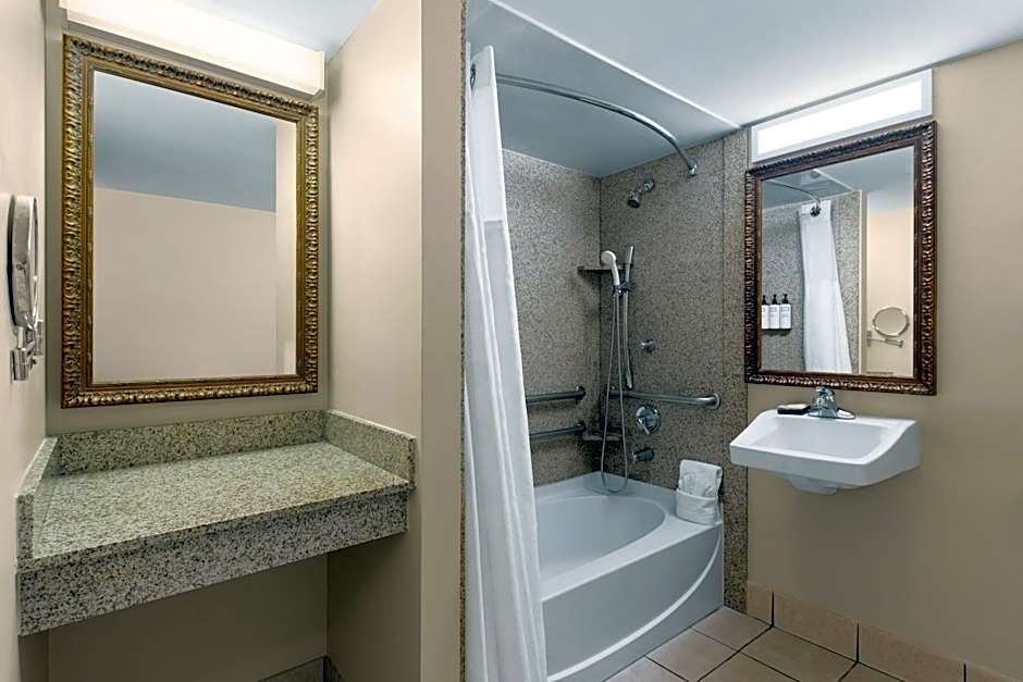 Wyndham Riverfront Little Rock