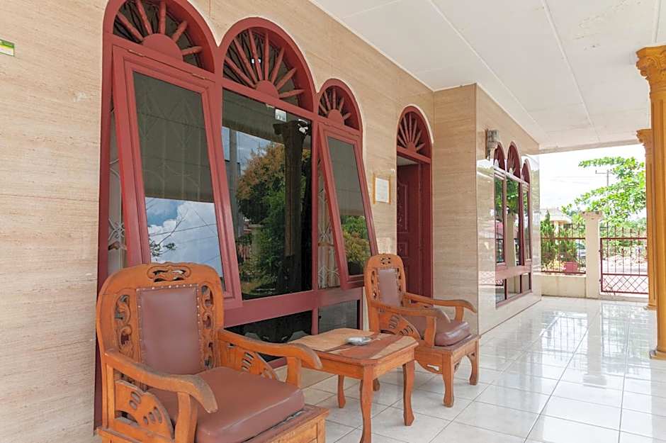 RedDoorz at Samuel Homestay Pematangsiantar