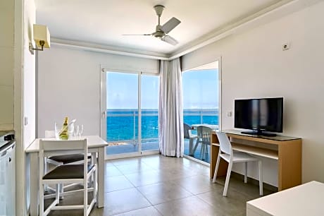 APARTMENT SEA VIEW 2 ADULTS + 2 CHILDREN