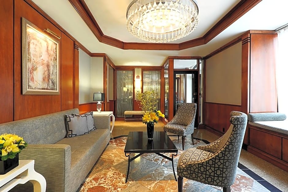 Washington Jefferson at Times Square