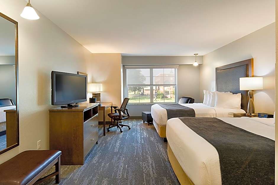 ClubHouse Hotel and Suites