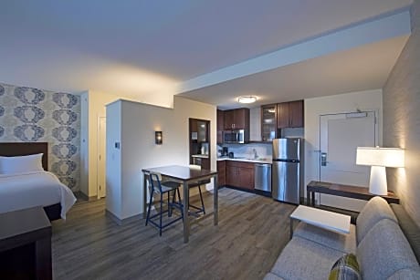 Suite, 1 Bedroom (1 King Bed and 1 Double Sofa Bed)