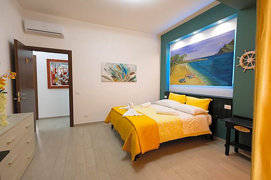 PalerMonAmour Art Gallery Suite