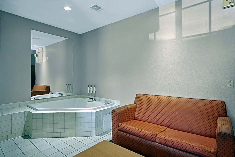 Sonesta Essential Hotels & Suites Kansas City/Blue Springs