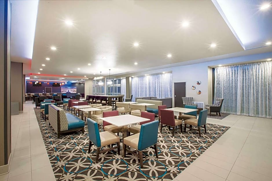 La Quinta Inn & Suites by Wyndham San Marcos Outlet Mall