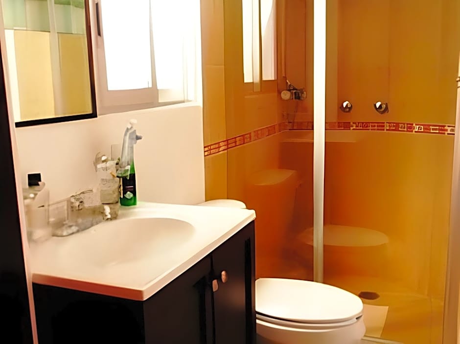 Grupo Kings Suites -Monte Chimborazo 537