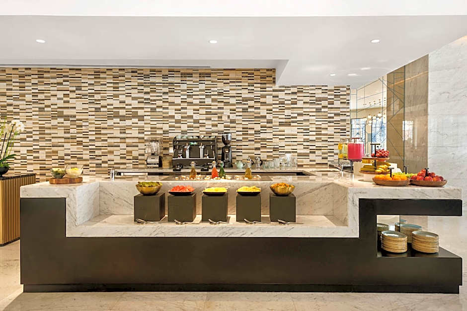 Wyndham Grand Doha West Bay Beach