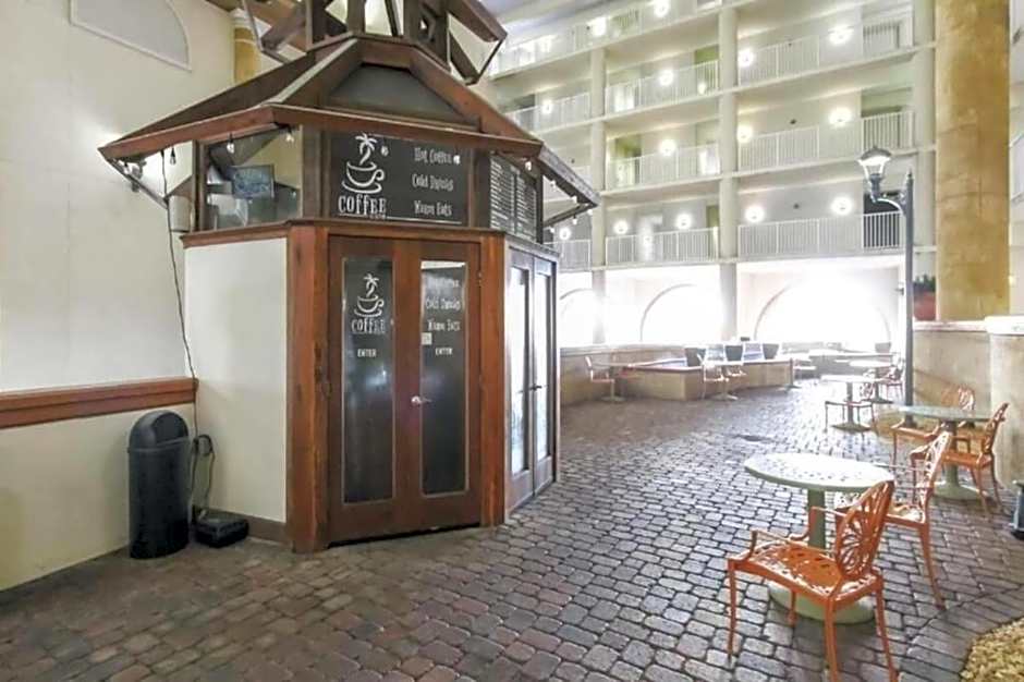 Amazing views! Great beachfront Panama City Condo