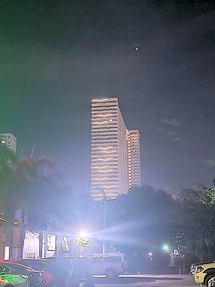 SMDC Coast Residences near PICC World Trade Center MOA