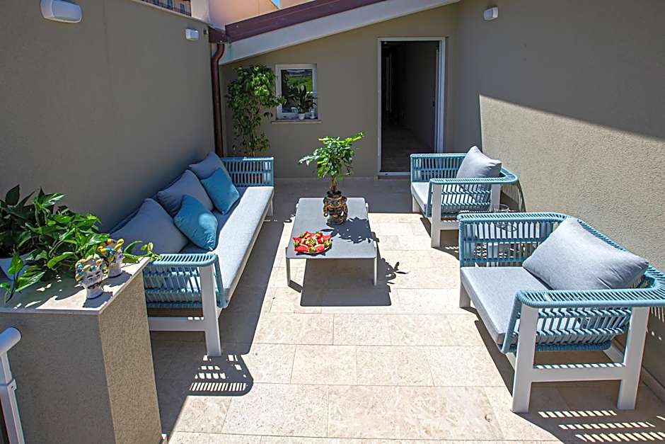 Charme SIMON BOLIVAR