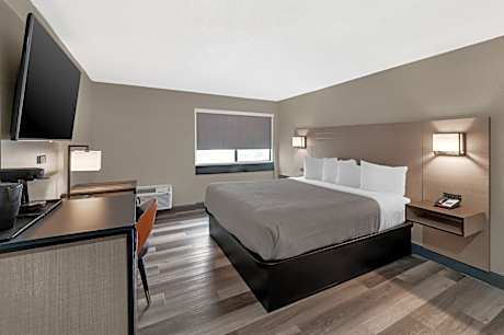 1 King Bed, Nonsmoking