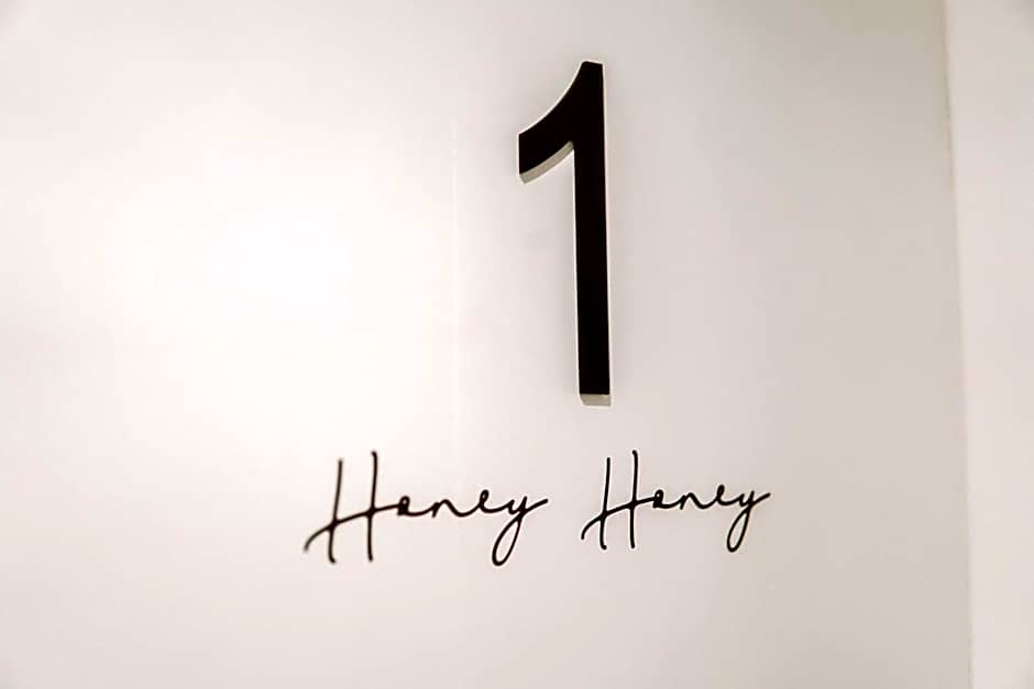 Mamma Mia Hotel Boutique