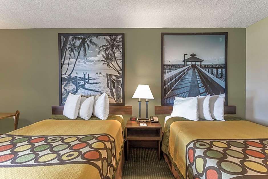 Super 8 by Wyndham Ocala