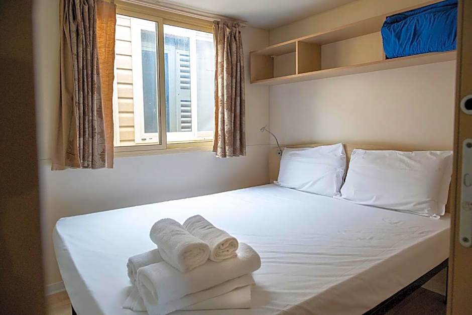 hu Park Albatros village