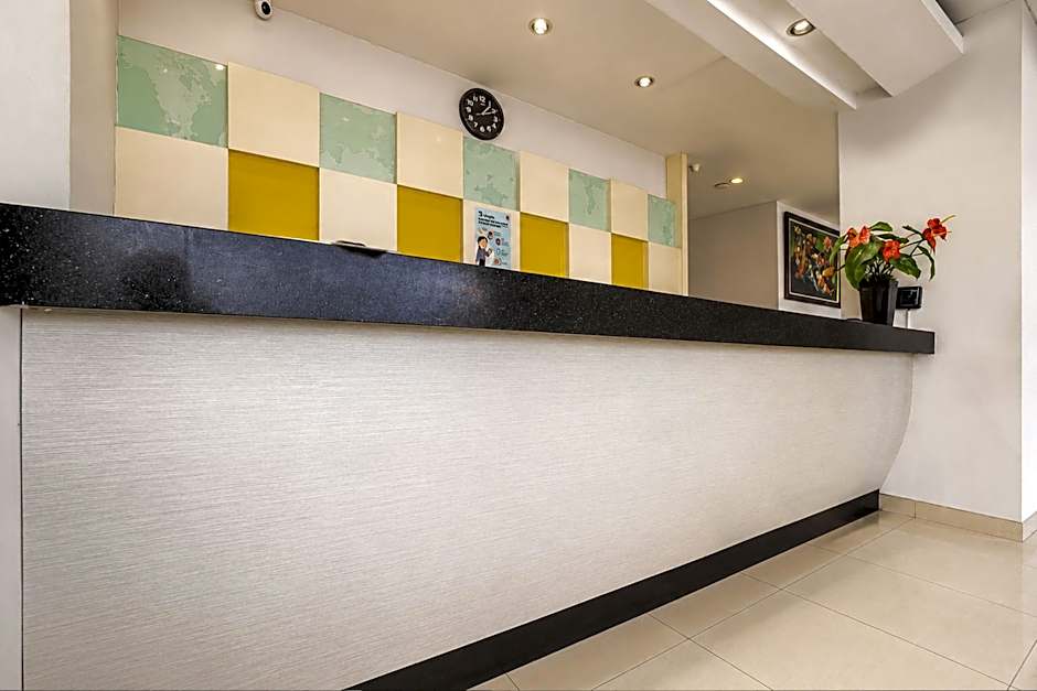 Townhouse Oak Hotel Niaga Surabaya