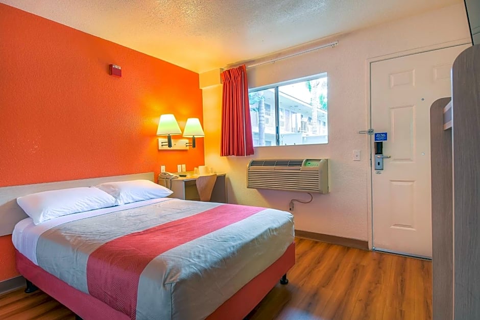 Motel 6-Chino, CA - Los Angeles Area