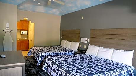 Deluxe King Room with Two King Beds - Smoking