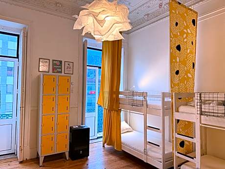 Bed in 8-Bed Mixed Dormitory Room