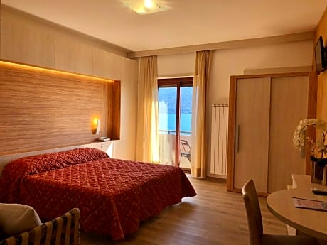 Deluxe Room with Lake View
