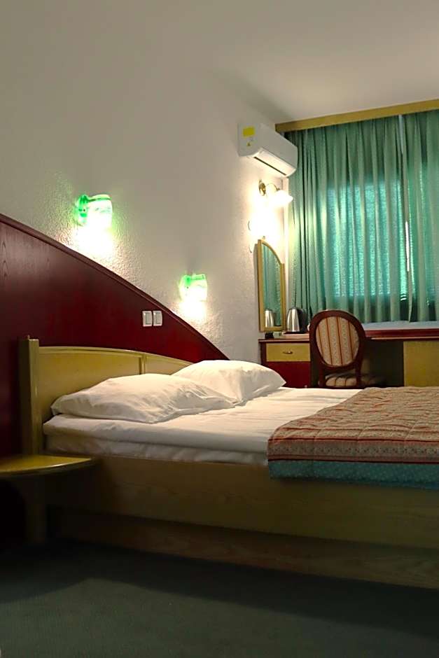 MC Hotel