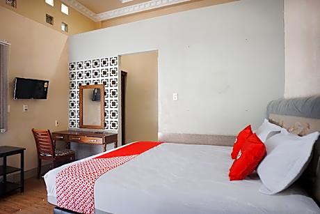 OYO 93003 B32 Homestay