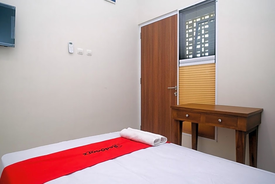 RedDoorz Syariah near Transmart Pabelan Solo