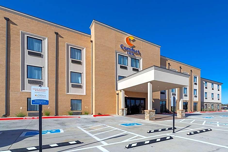 Comfort Inn & Suites Harrah