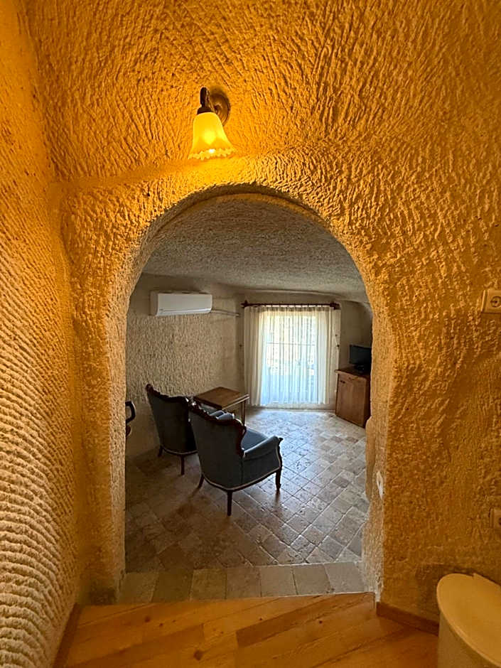 Arif Cave Hotel