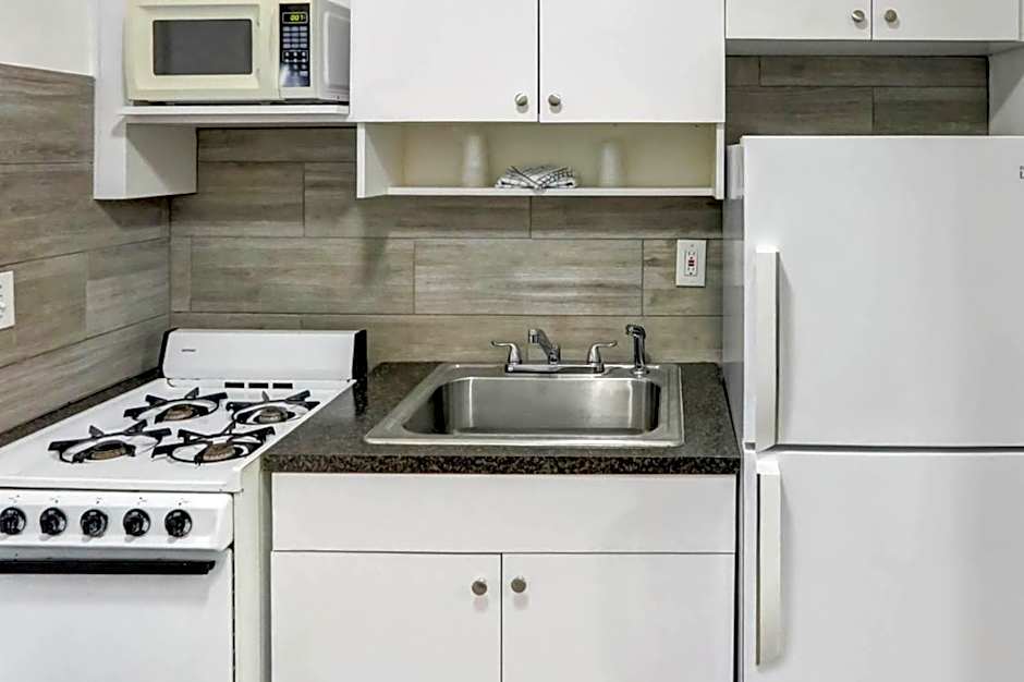 Richard's Motel Extended Stay