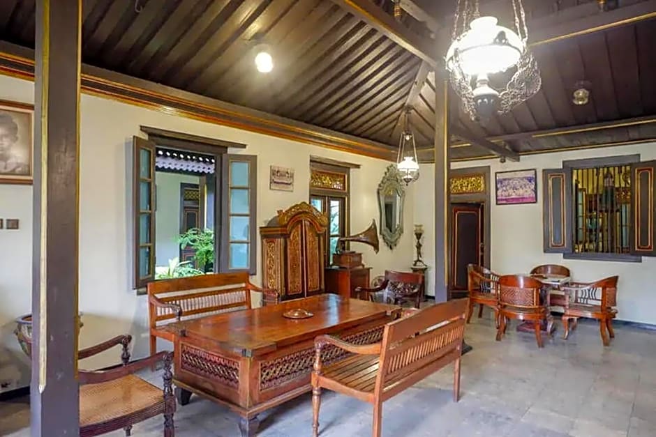 Cakra Homestay Solo Mitra RedDoorz