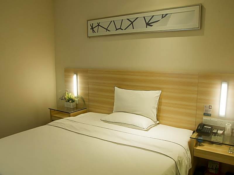 Denise Hotel Apartment(Shangxiajiu Branch)