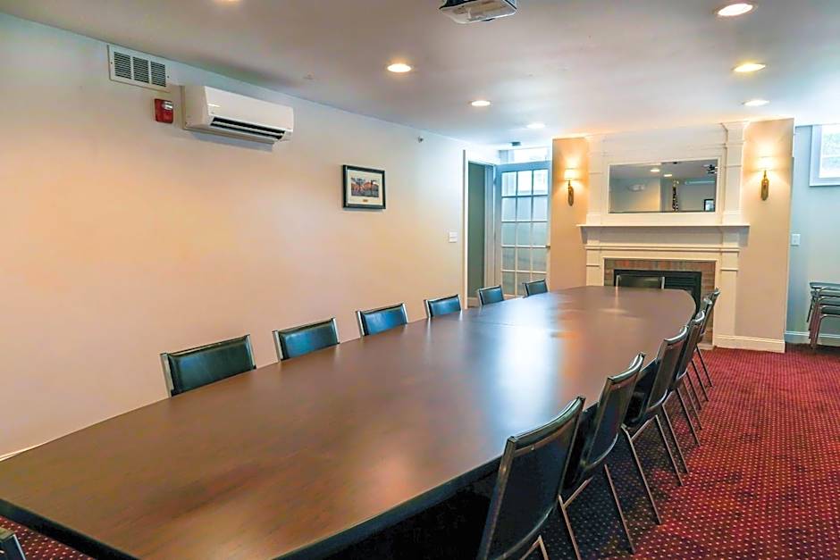 Essex Street Inn & Suites, an Ascend Collection Hotel