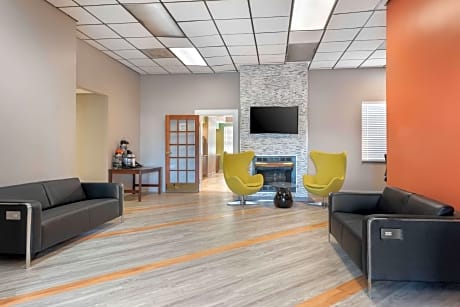 1 King Bed, Nonsmoking