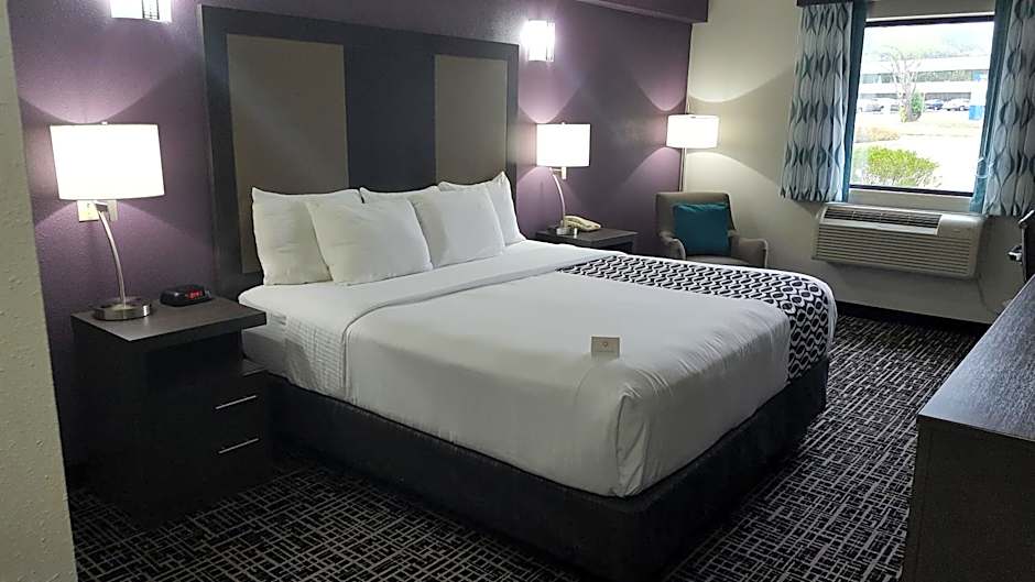 La Quinta Inn by Wyndham West Long Branch/NJ Shore Area
