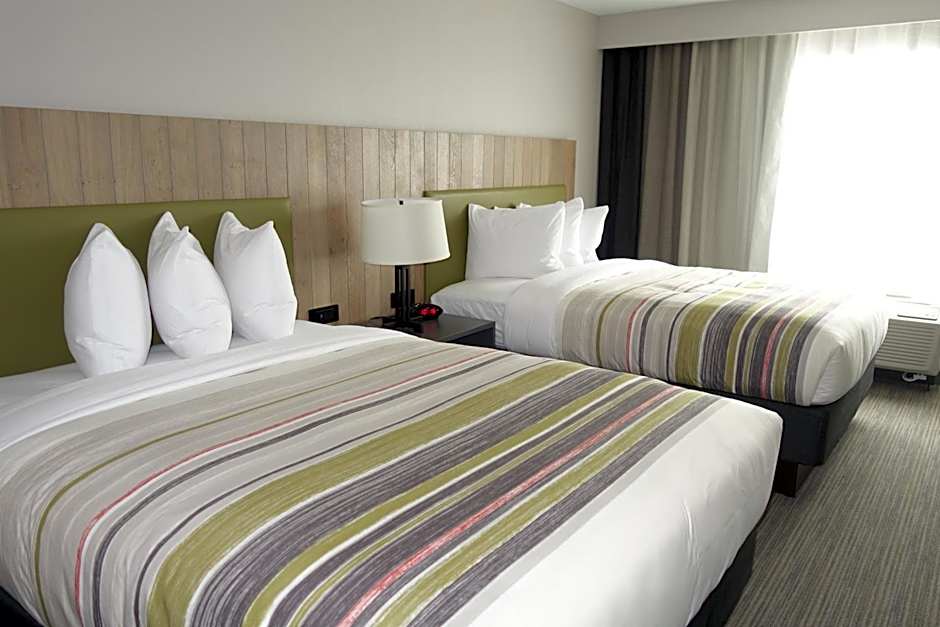 Country Inn & Suites by Radisson, Lawrence, KS