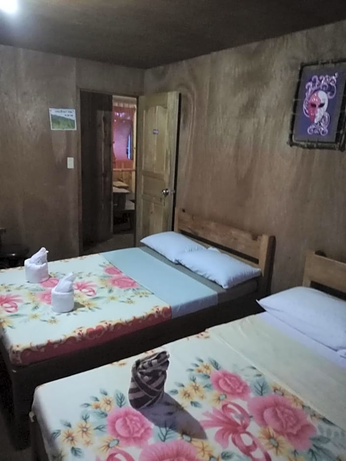 7th Heaven Lodge and Cafe