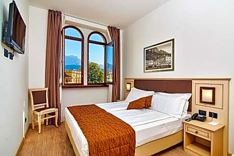 Superior Double or Twin Room with Lake View