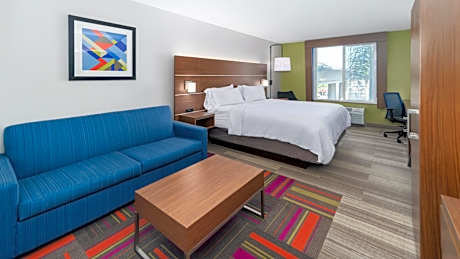 Holiday Inn Express & Suites Dinuba West