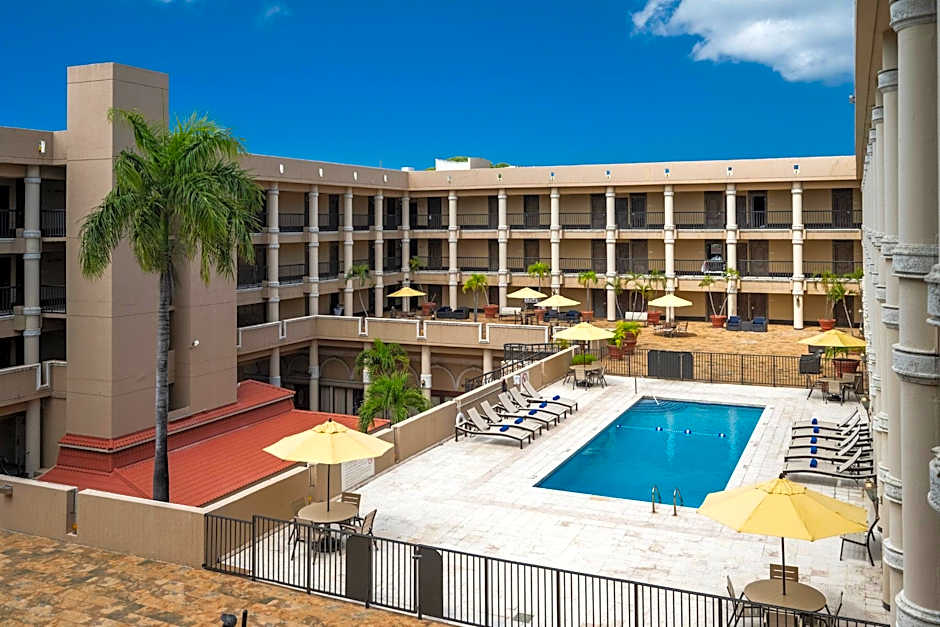 Windward Passage Hotel