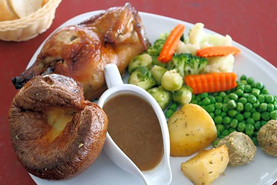 Hideaway Guest House And Bar