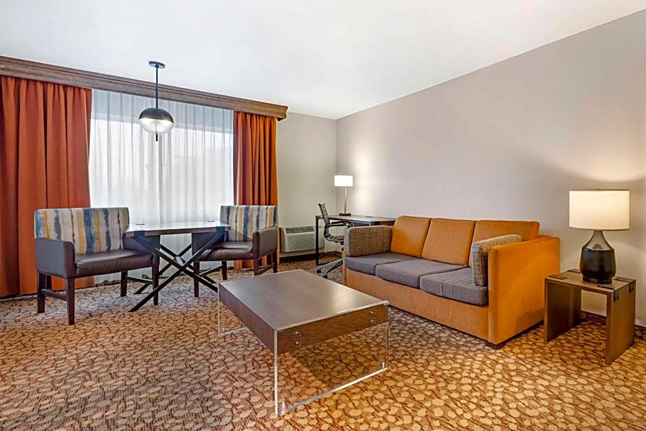 Best Western Plus Mill Creek Inn