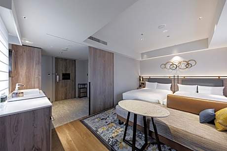 Superior Corner Twin Room