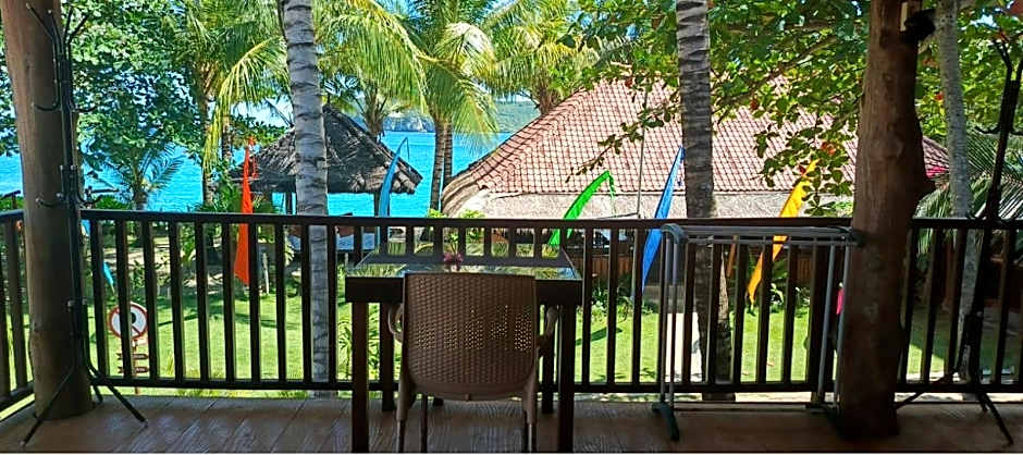 Castaway Surf Retreat