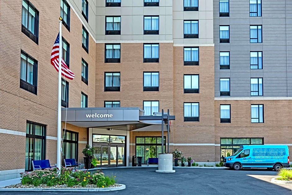 Hampton Inn By Hilton & Suites Boston-Waltham