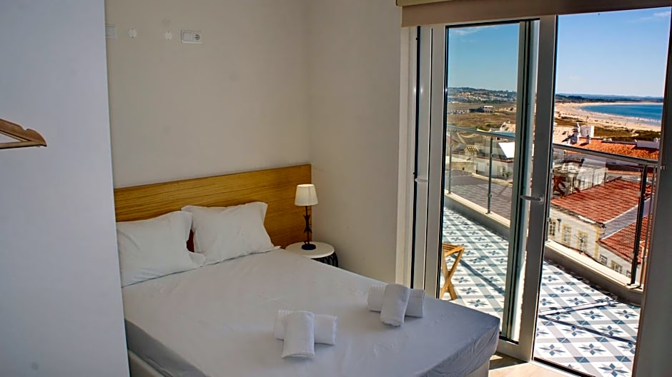 Topcity Hostel & Suites