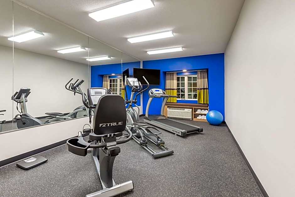 Microtel Inn & Suites by Wyndham New Martinsville