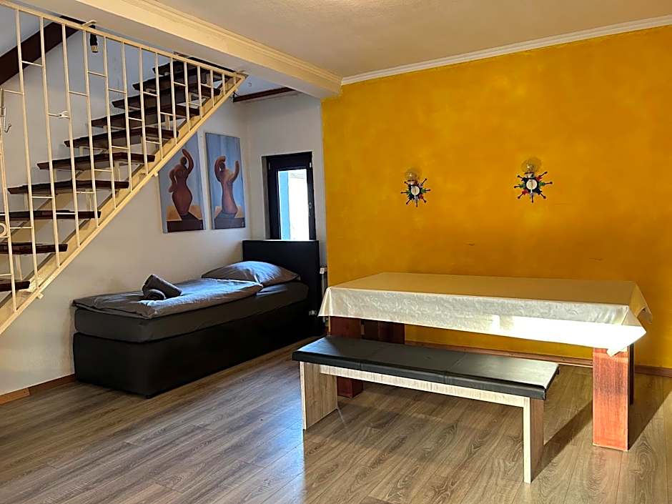 Parkplätze, Einzelbetten, 2 TVs, Balkon, Terrasse, fast Wi-Fi bis zu 1000 Mbit, Homeoffice