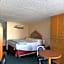 Castle Inn & Suites by OYO Lawton