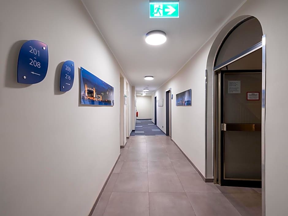 Smart Stay Hotel Station